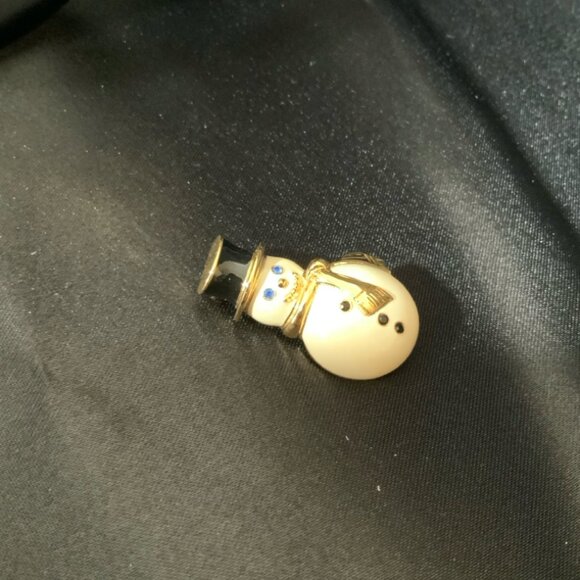Snowman Pin Brooch Enamel Rhinestone Gold-Plated Signed Monet Holiday Jewelry - Picture 3 of 9